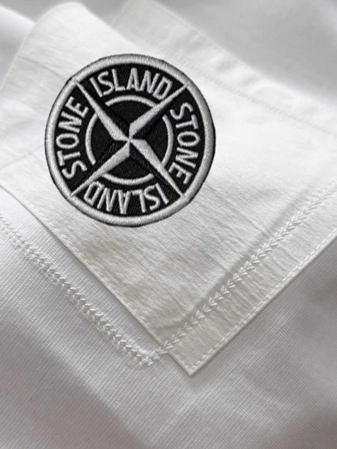 🅿️270 shipped next day Stone Island 2025 spring and summer new style (top quality, differentiated currency) launches double yarn pure cotton fabric short sleeves, early spring catwalk style, personalized and exclusive style, same style for men and women, using imported custom dyed fabrics, back collar chain bottom, fully shoulder-covering, no deformation or shrinkage when exposed to water, SIZE: M to 3XL